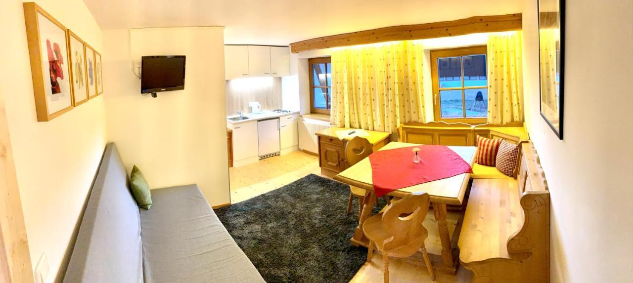 Ferienwohnung Gutshof zum Schluxen Pinswang Exterior foto